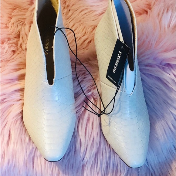 Womens Brand New Booties - Picture 3 of 5